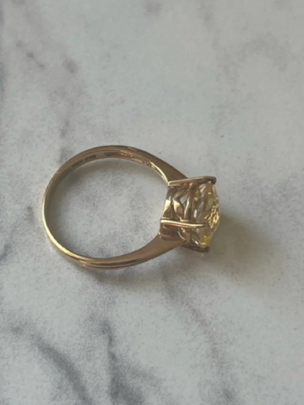 10k Gold Solitaire Ring with Faceted Citrine Gemstone - size 9